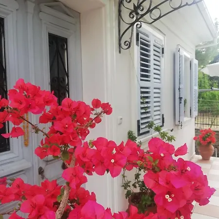 La Casa Di Caterina: Nature,relax And Private Garden Lefkada City